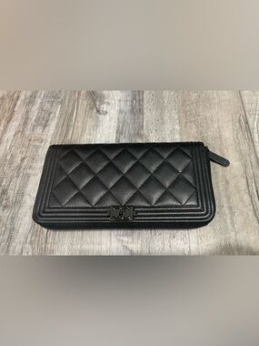 CHANEL Black Quilted Leather Zip long wallet
